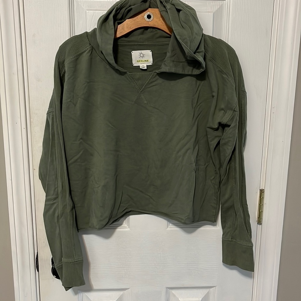 Women’s cropped athletic‎ hoodie